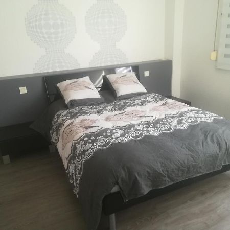 Logement de plein pied à MIRECOURT Extérieur photo