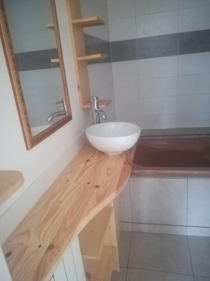 Logement de plein pied à MIRECOURT Extérieur photo