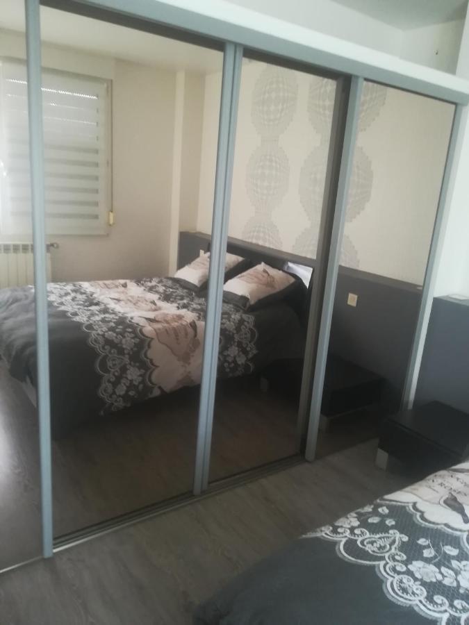 Logement de plein pied à MIRECOURT Extérieur photo